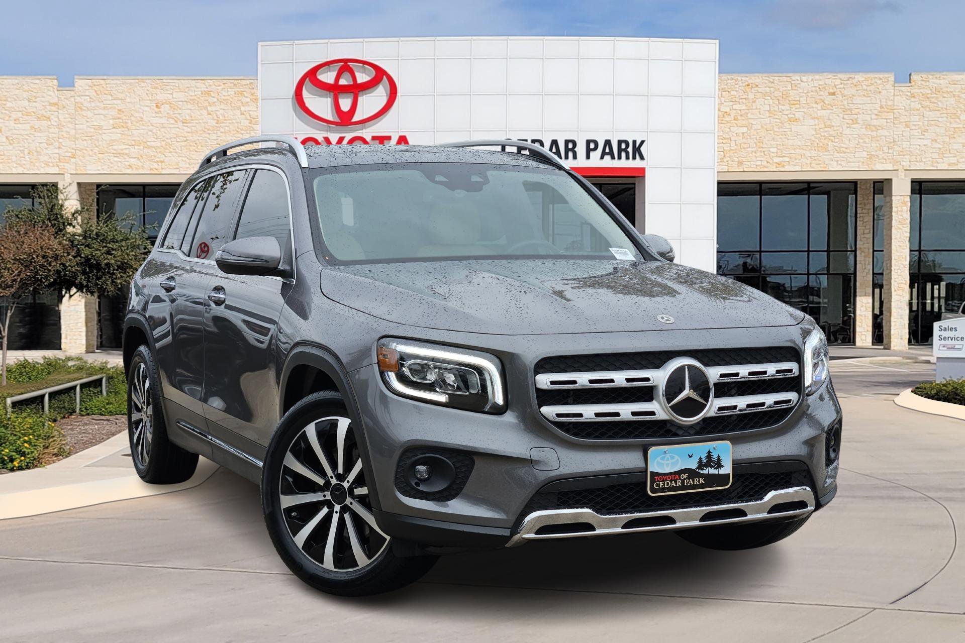 2022 Mercedes-Benz GLB's photo