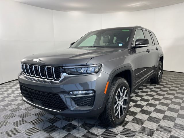 2025 Jeep Grand Cherokee Limited photo 4