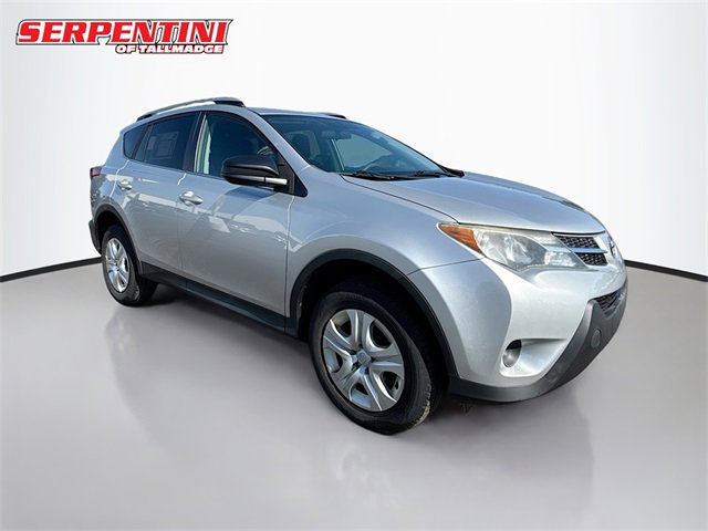 2015 Toyota RAV4 LE photo 3