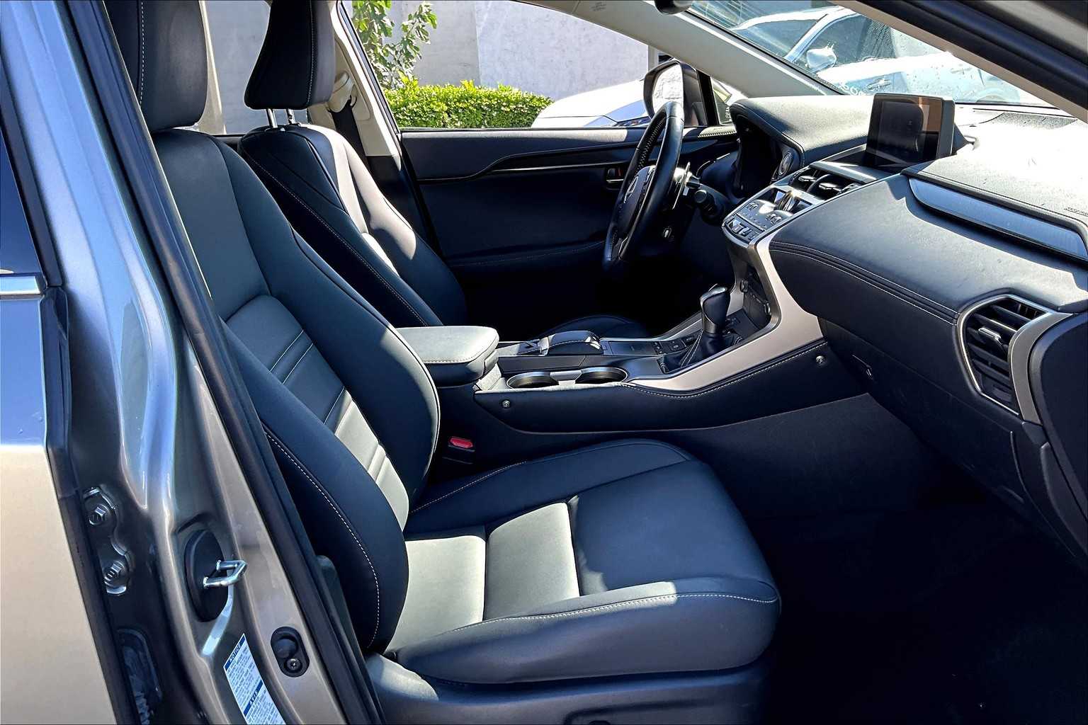 2020 Lexus NX 300 photo 7
