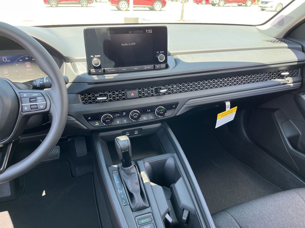 2025 Honda Accord SE photo 7