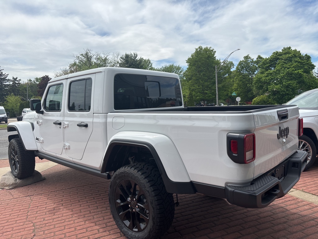 2025 Jeep Gladiator Sport photo 4