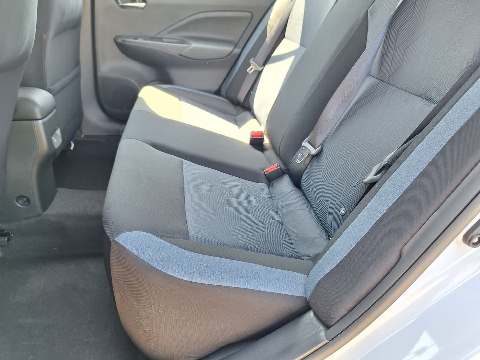 2025 Nissan Versa SV photo 21