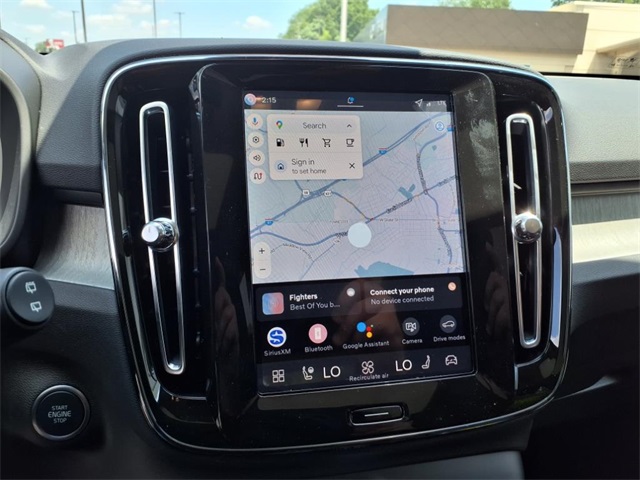 2026 Volvo XC40 Plus photo 12
