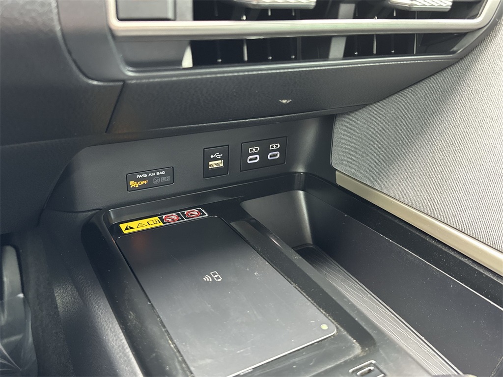 2025 Toyota Camry LE photo 24