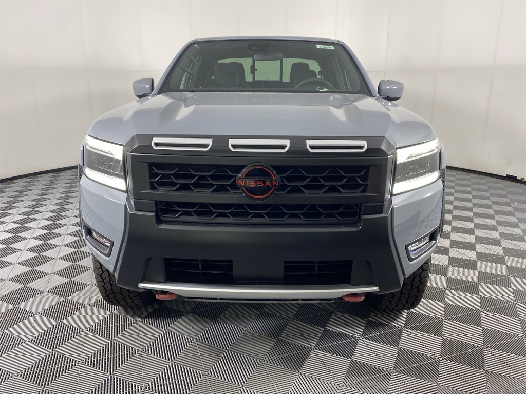 2025 Nissan Frontier PRO-4X photo 2