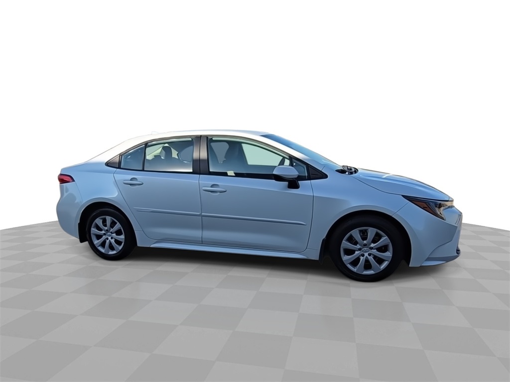 2023 Toyota Corolla LE photo 9