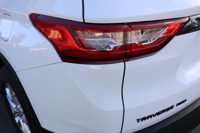 2021 Chevrolet Traverse LS photo 4