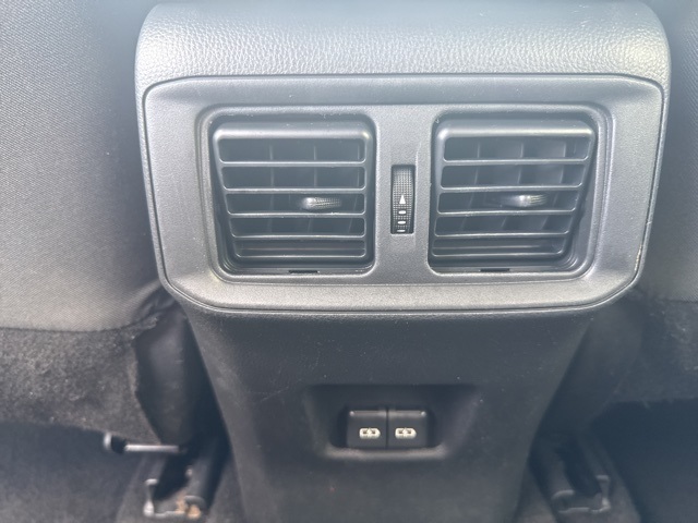2023 Toyota RAV4 XLE photo 26