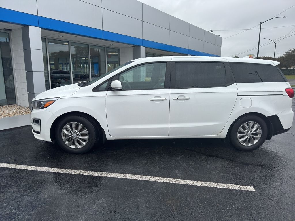 Used 2021 Kia Sedona LX with VIN KNDMB5C11M6673153 for sale in Clinton, TN