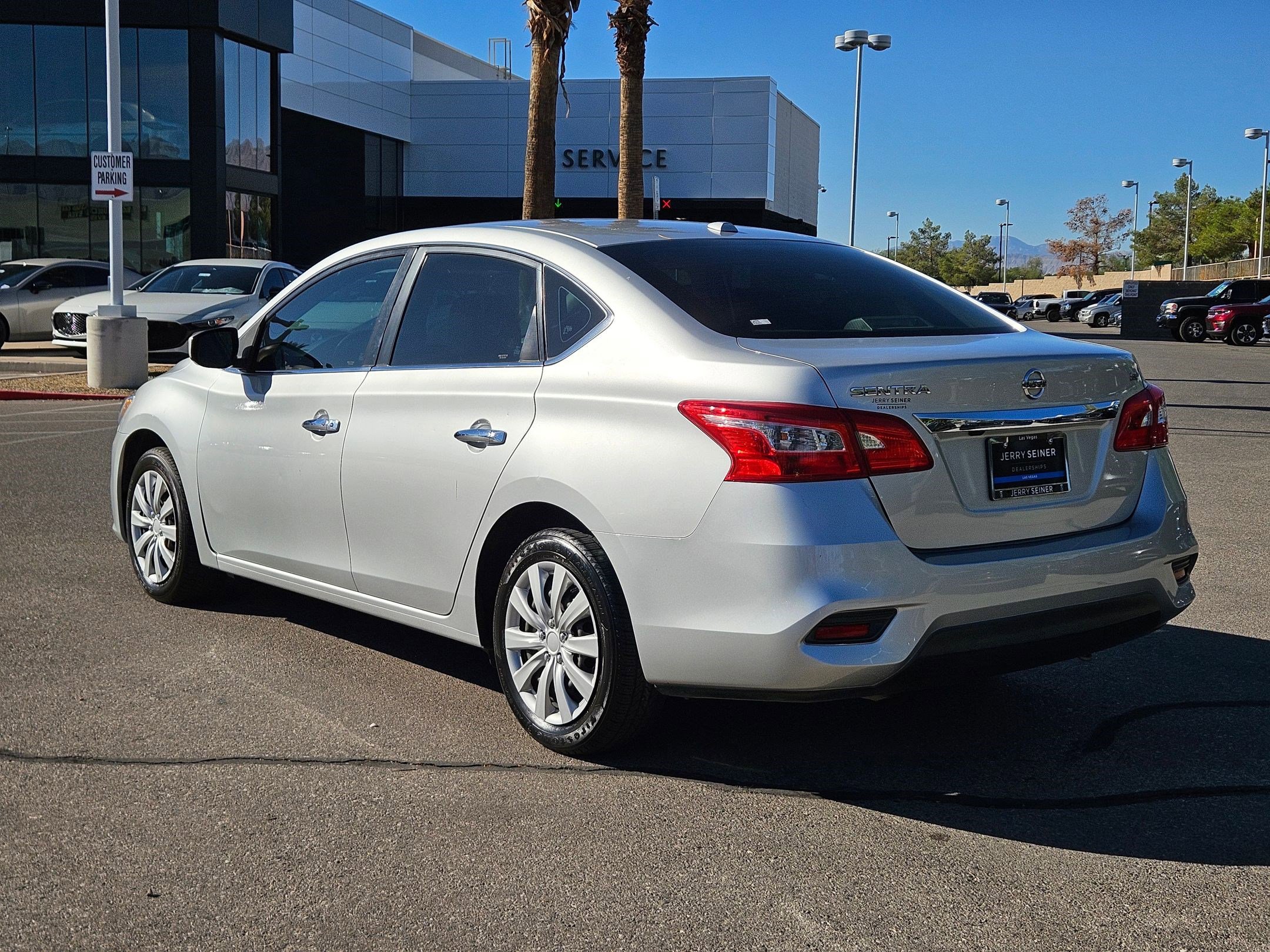 2017 Nissan Sentra SV photo 3