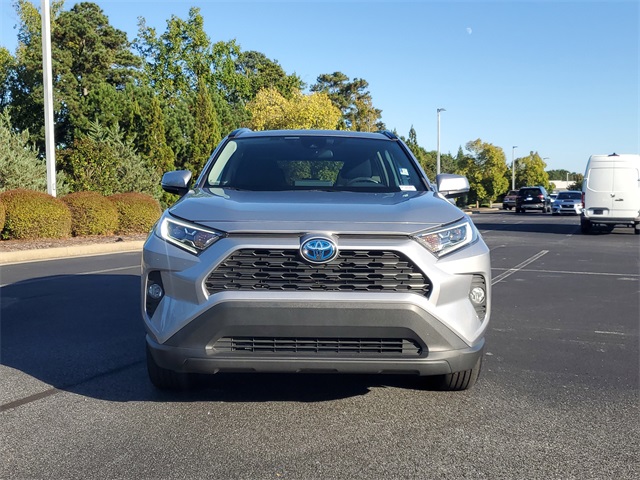 2021 Toyota RAV4 Hybrid XLE photo 2