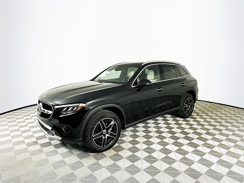 2026 Mercedes Benz GLC 300 4MATIC photo 3