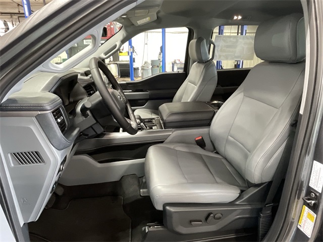 2025 Ford F-150 Lightning photo 14
