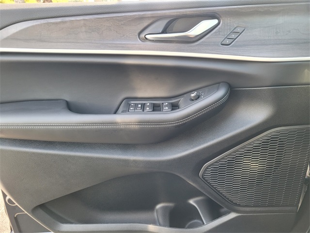 2025 Jeep Grand Cherokee Limited photo 17