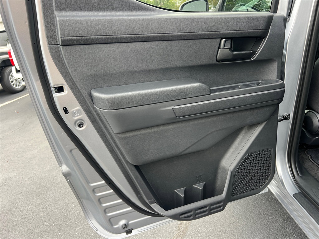 2025 Toyota Tacoma SR5 photo 21