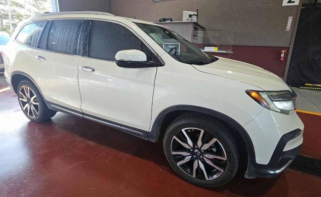 2019 Honda Pilot Elite photo 2