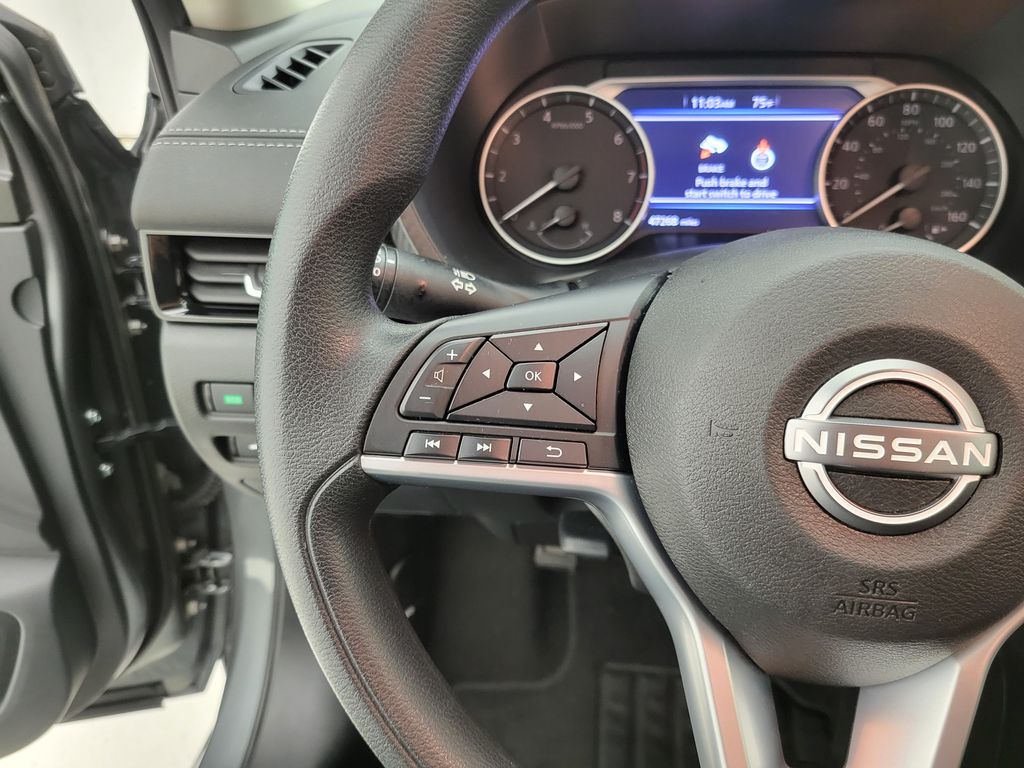 2024 Nissan Sentra SV photo 4