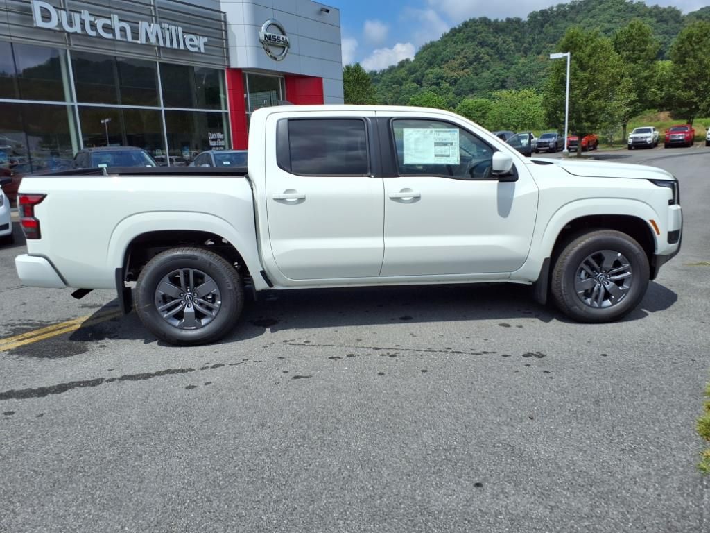 2025 Nissan Frontier Crew Cab SV photo 2