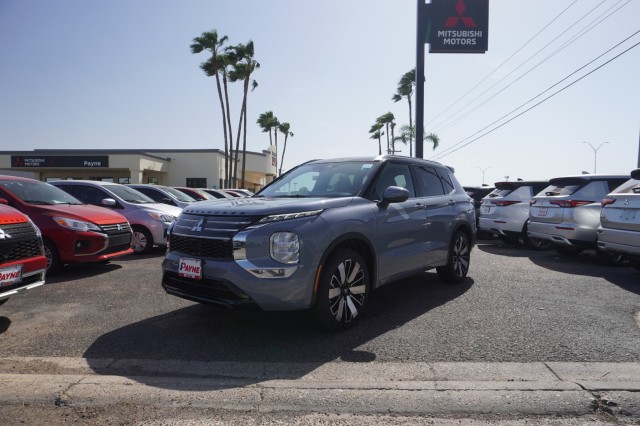 2025 Mitsubishi Outlander SEL's photo