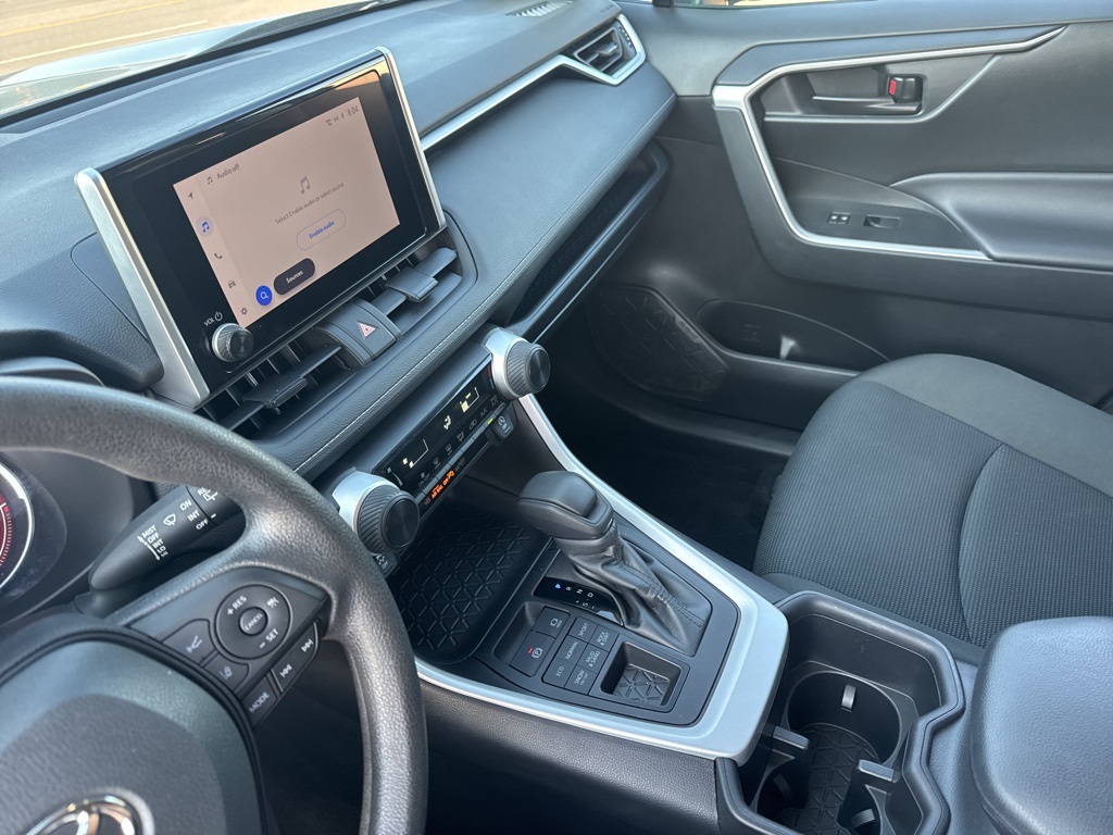 2024 Toyota RAV4 LE photo 16