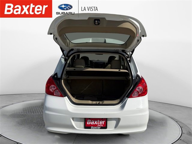 2011 Nissan Versa SL photo 3