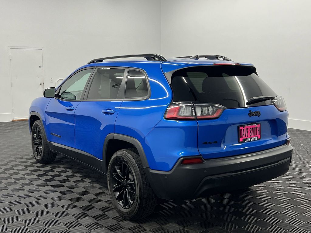 2023 Jeep Cherokee Altitude Lux photo 3