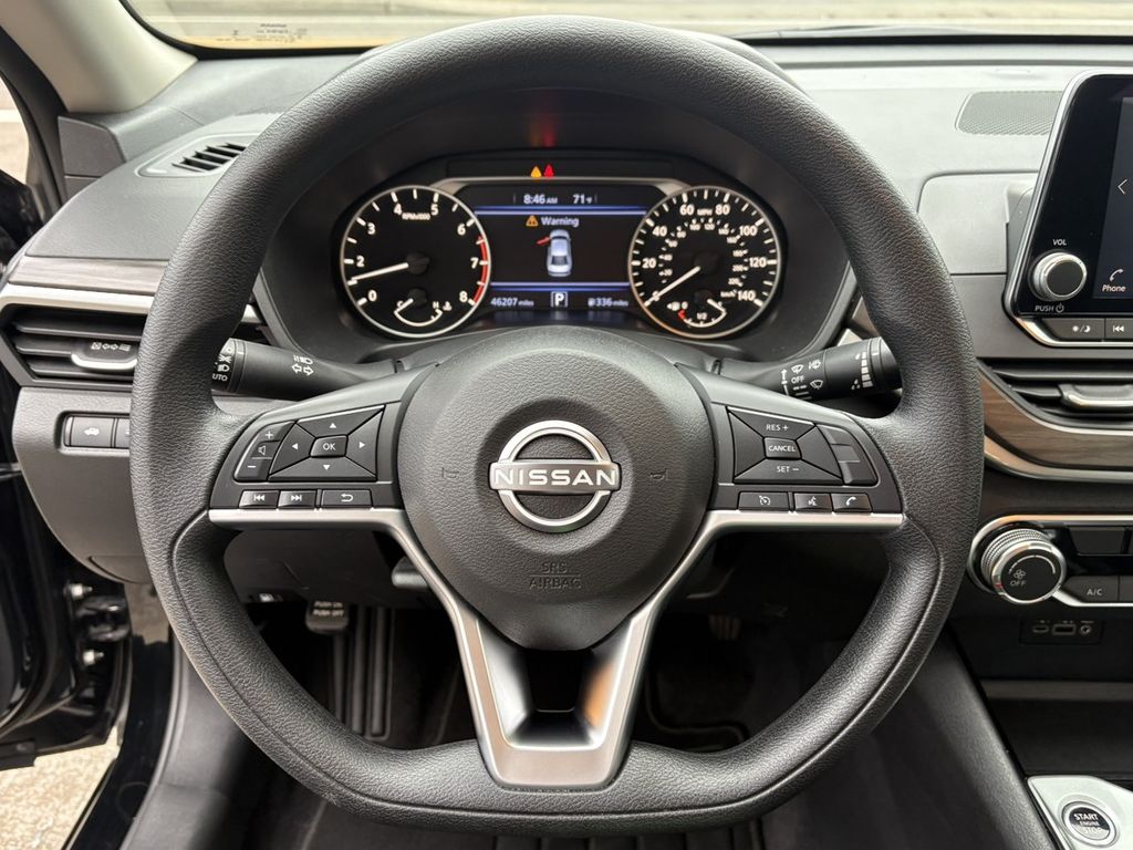 2024 Nissan Altima 2.5 SV photo 17
