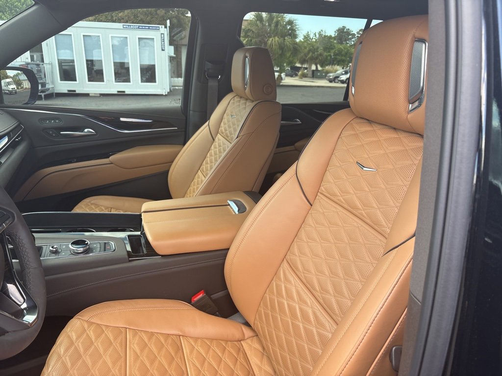 2024 Cadillac Escalade ESV Sport photo 3