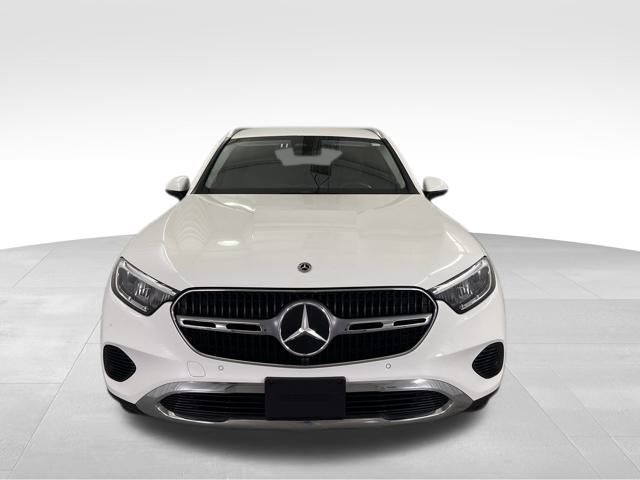 2023 Mercedes Benz GLC 300 photo 2