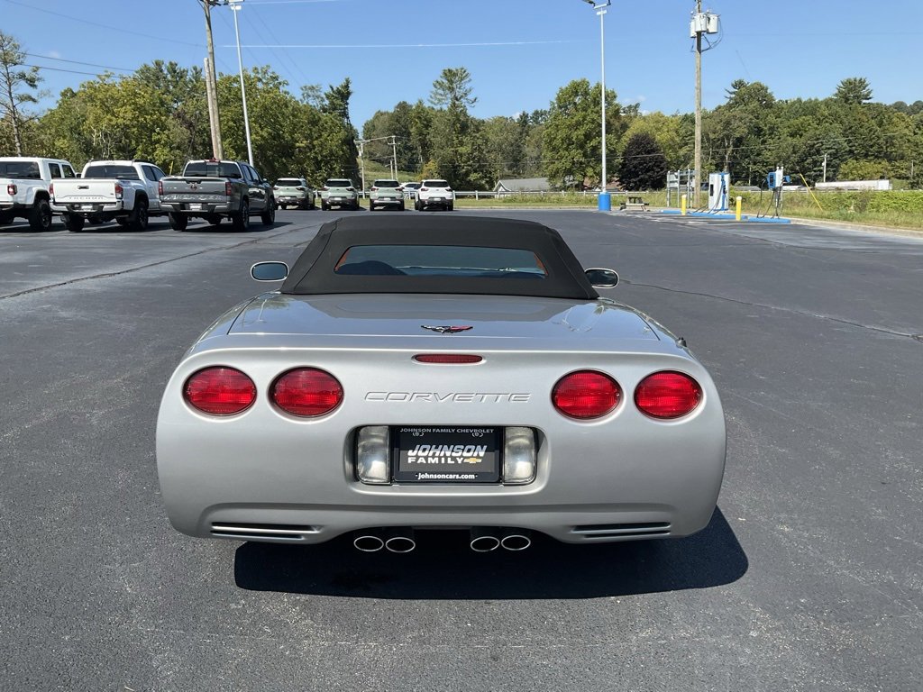 2004 Chevrolet Corvette Base photo 20