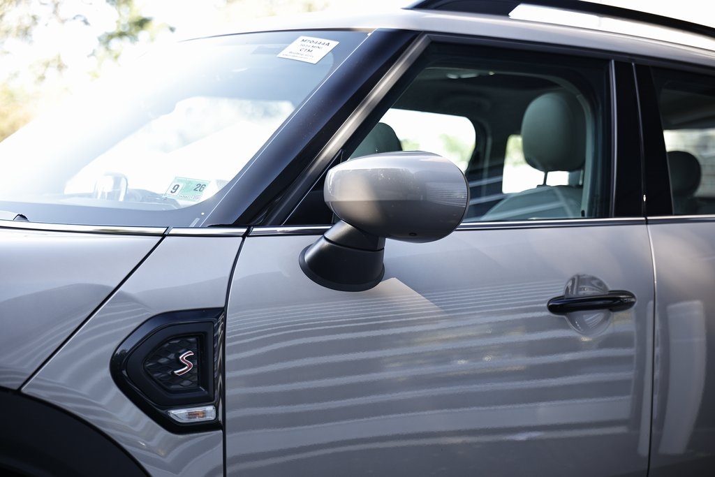 2024 Mini Cooper S Iconic photo 12
