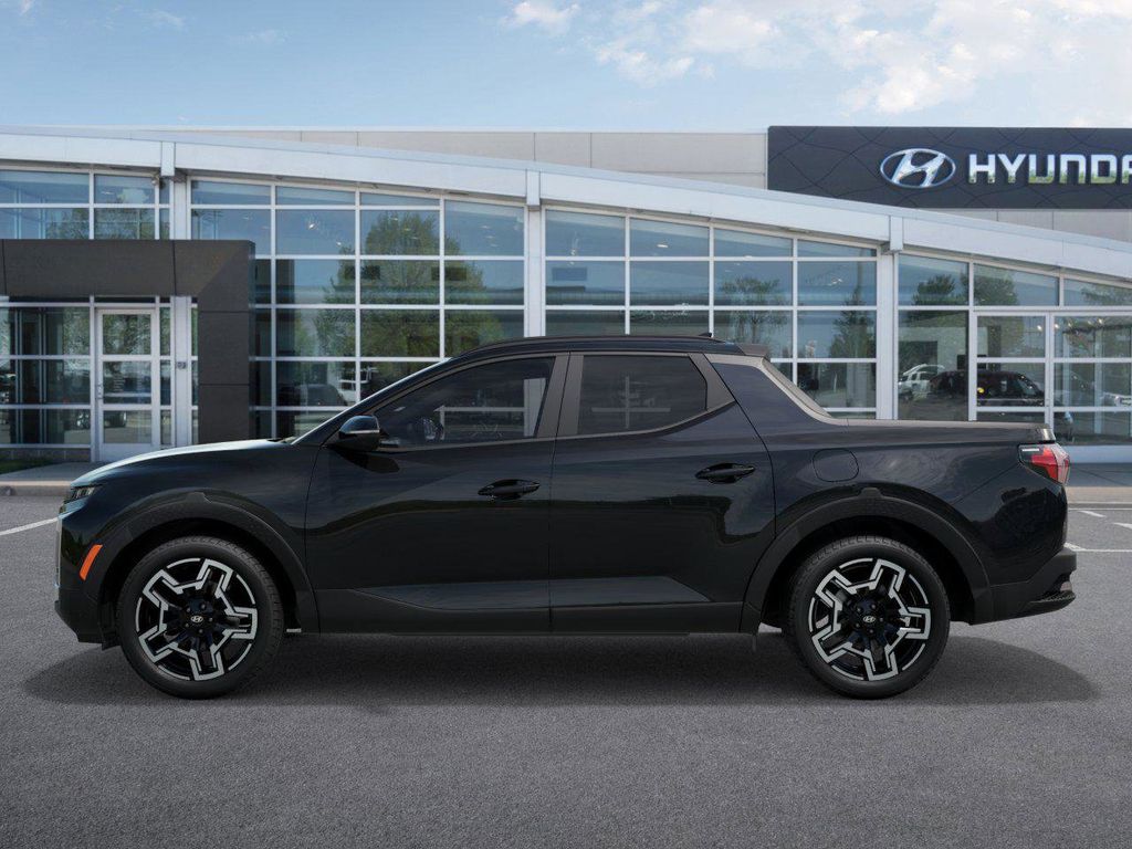 2025 Hyundai Santa Cruz Limited photo 2