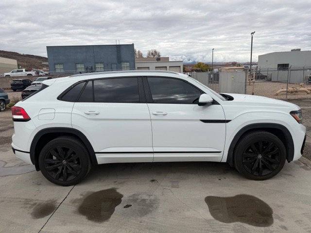 2020 Volkswagen Atlas Cross Sport V6 SEL R-Line photo 4
