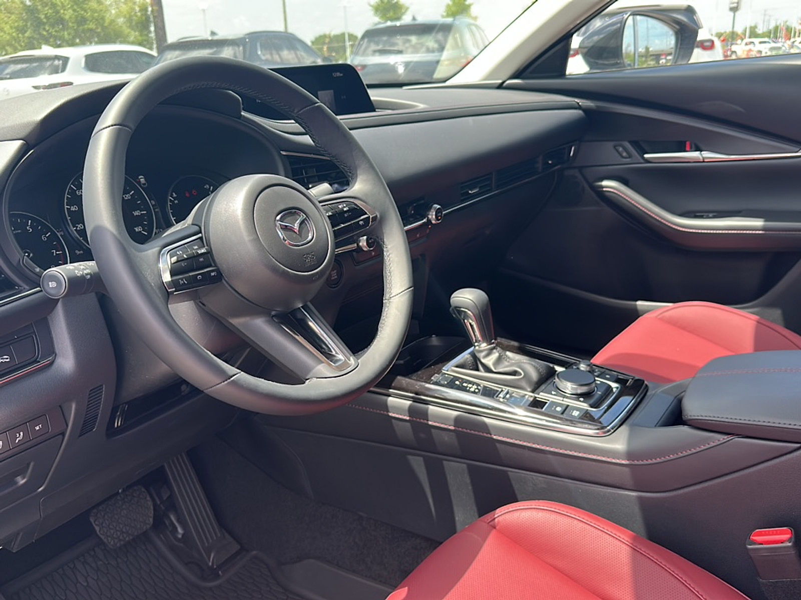 2025 Mazda CX-30 2.5 S Carbon photo 2