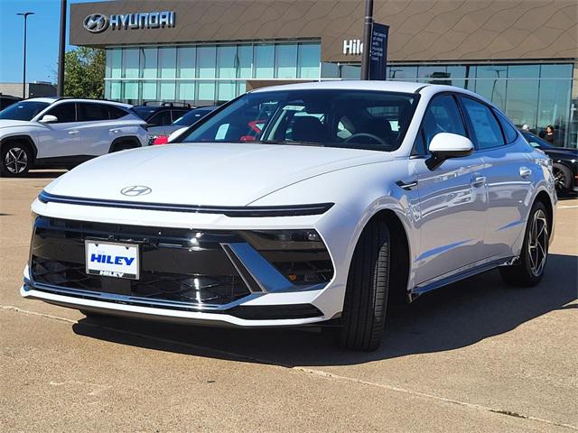 2026 Hyundai Sonata SEL Sport photo 2