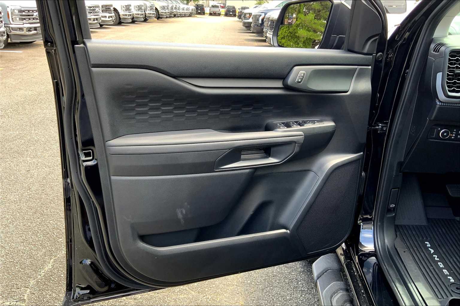 2025 Ford Ranger XL photo 9