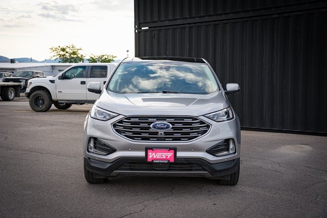 2023 Ford Edge Titanium photo 2
