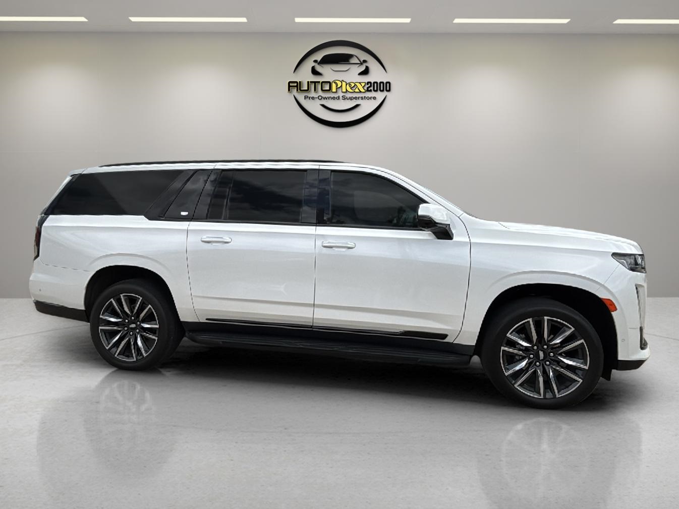 2023 Cadillac Escalade ESV Sport photo 3