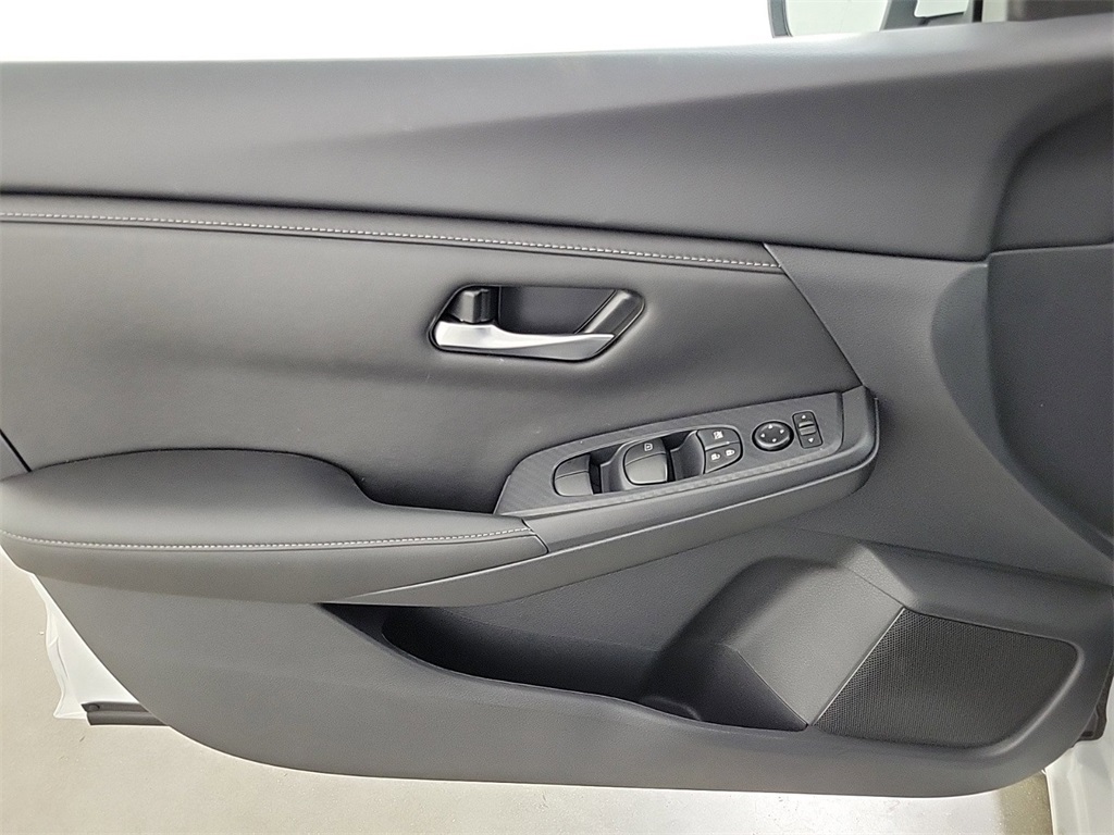 2025 Nissan Sentra SV photo 19