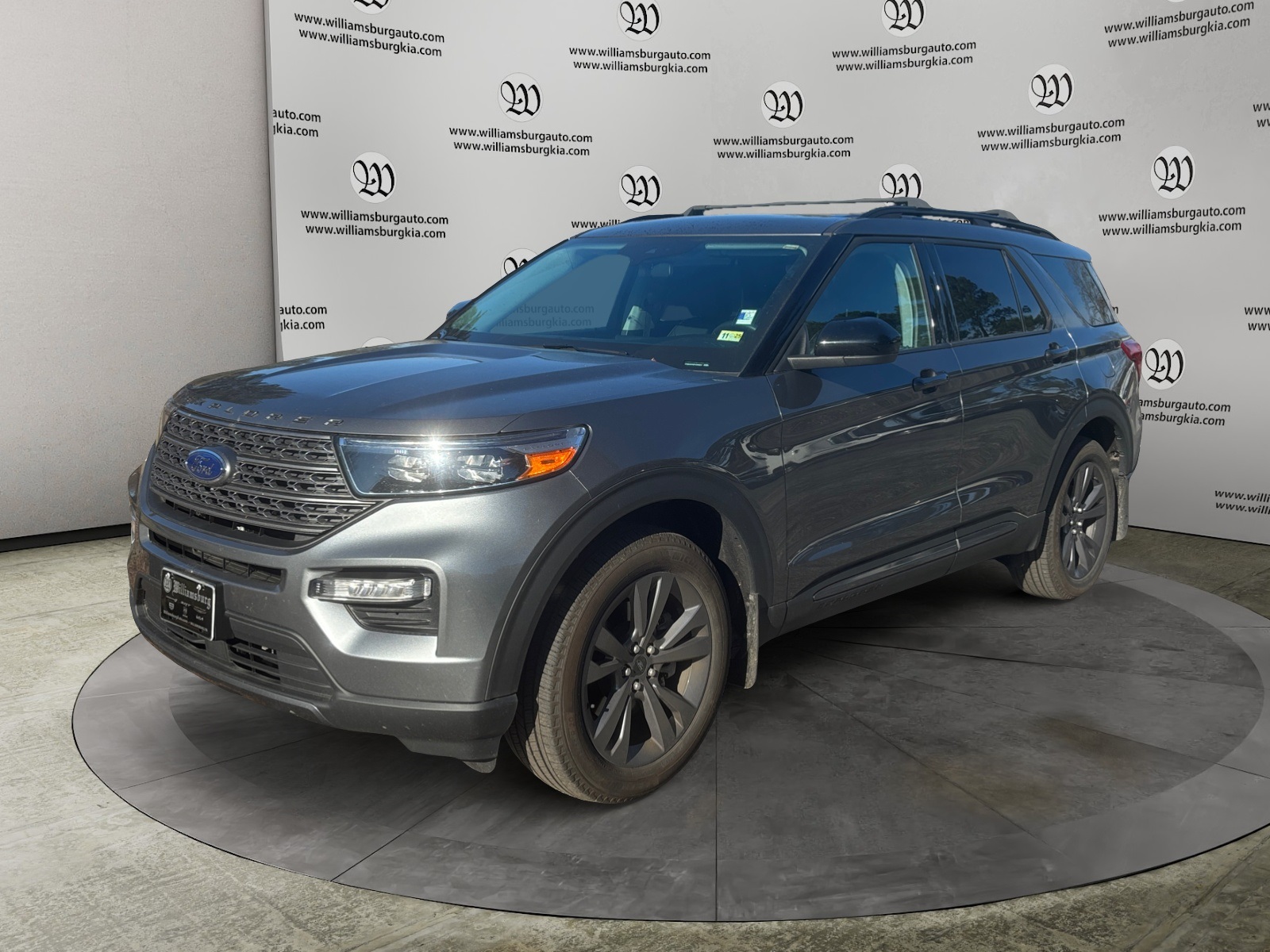 2023 Ford Explorer XLT's photo