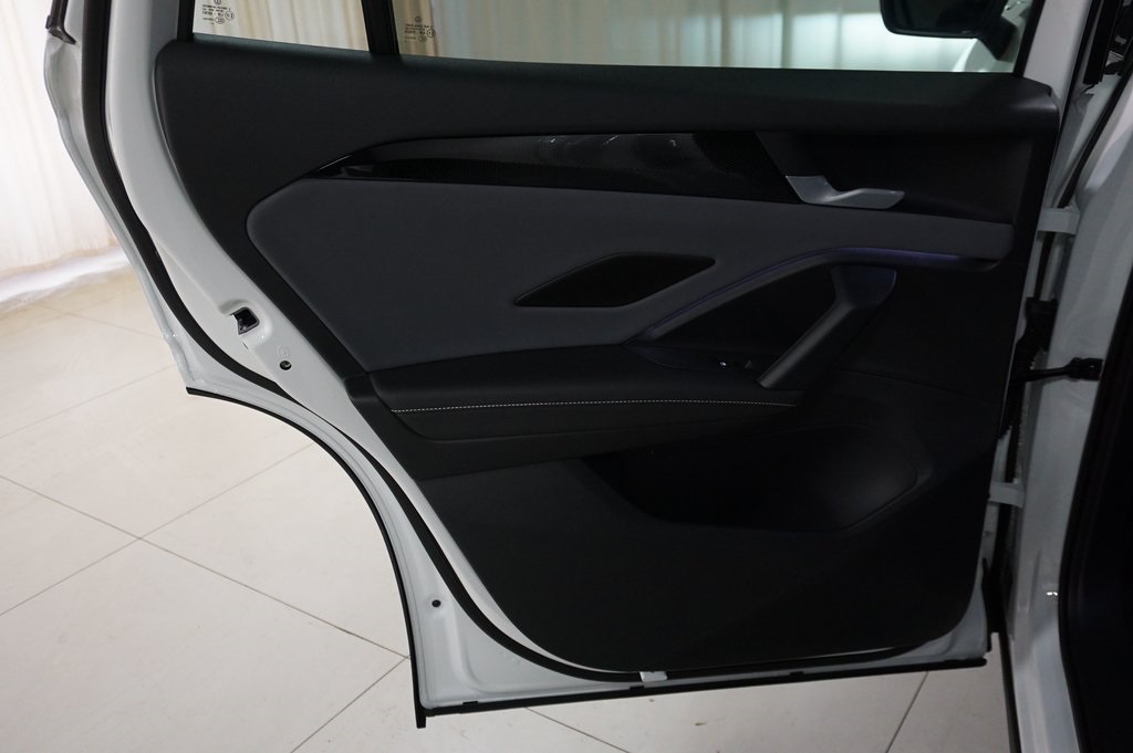 2025 Volkswagen Tiguan SE photo 22
