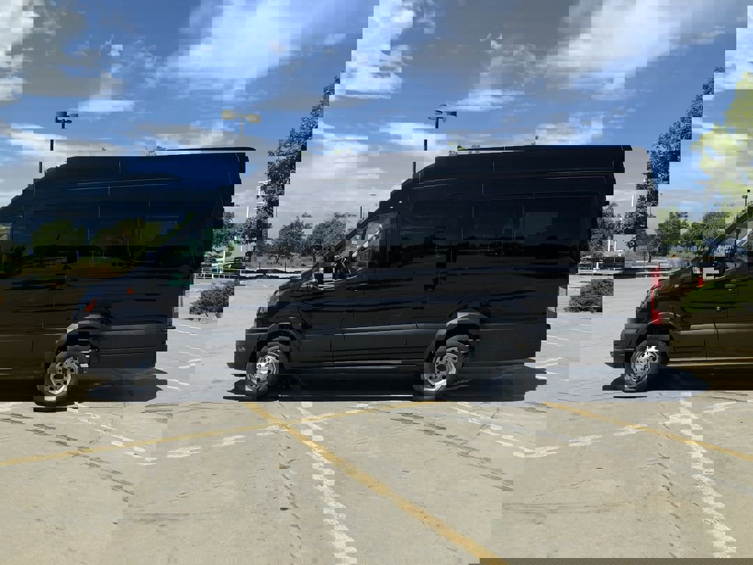 2025 Ford Transit Passenger XL photo 4