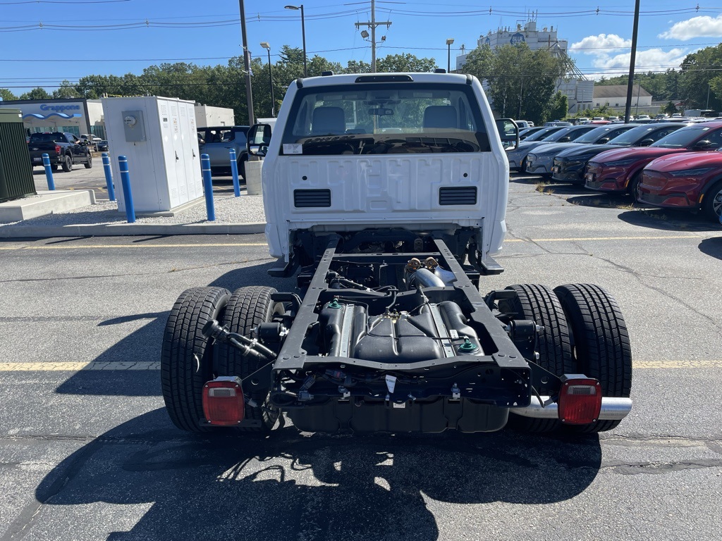 2025 Ford F-350 XL photo 2