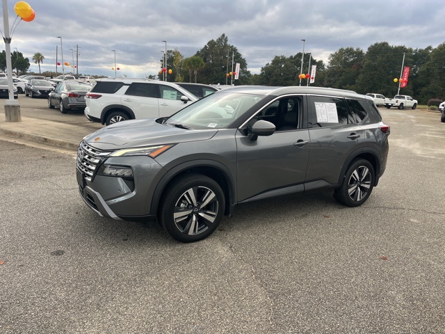 2024 Nissan Rogue SL photo 2