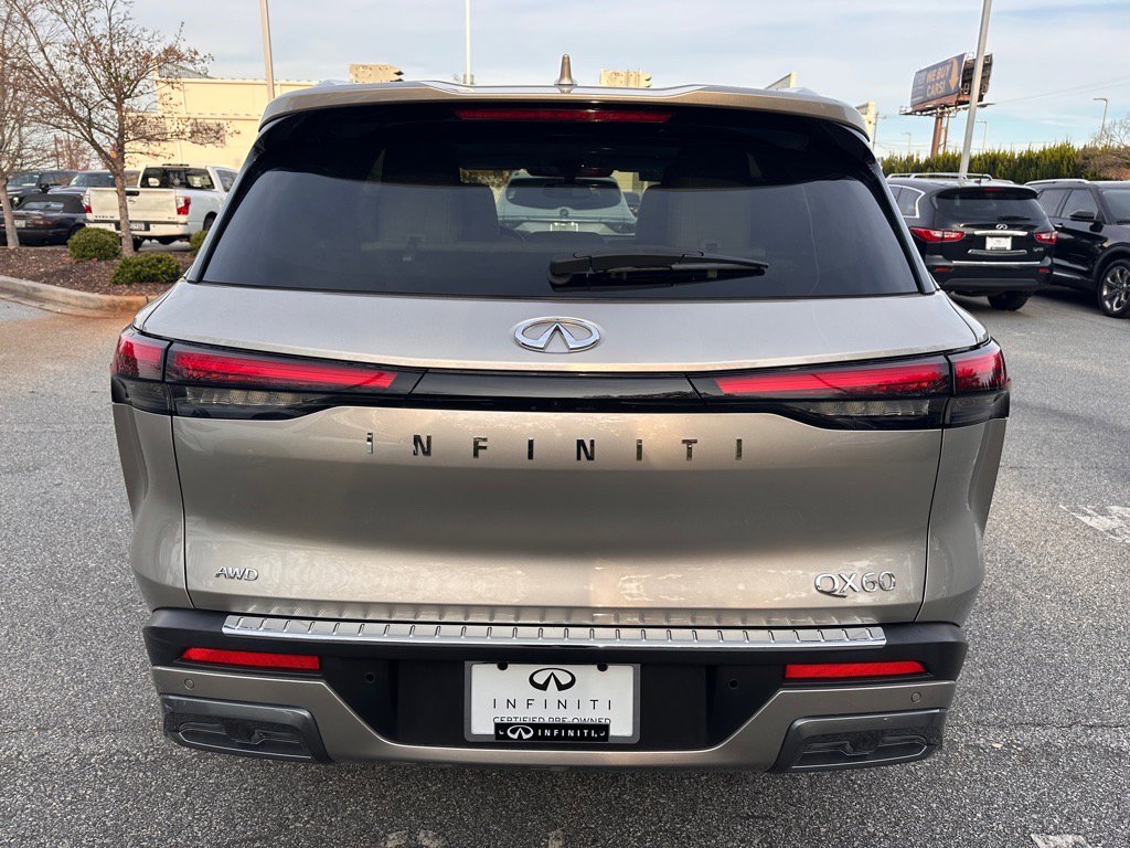 2022 Infiniti QX60 Luxe photo 4