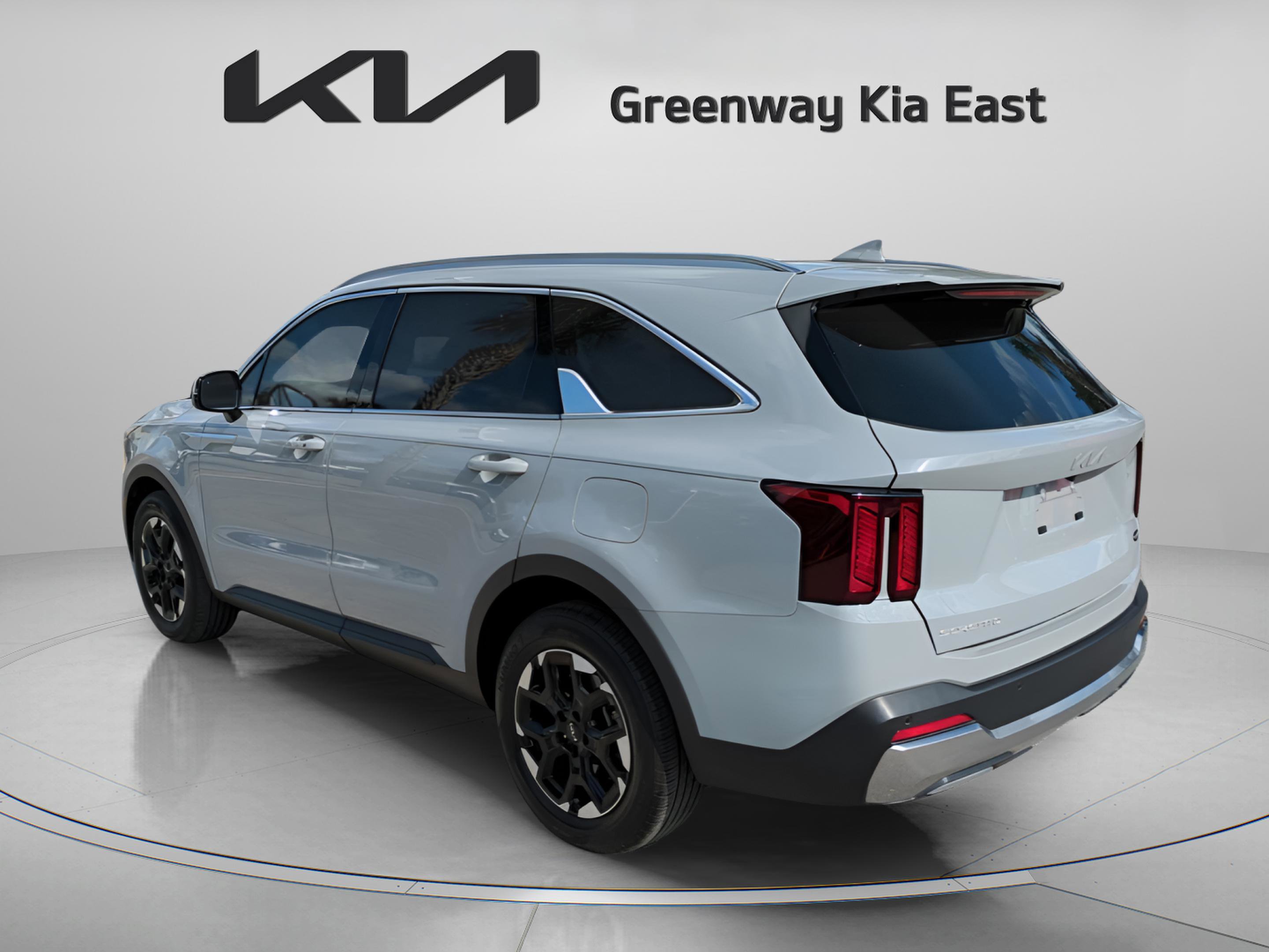 2024 Kia Sorento S photo 4