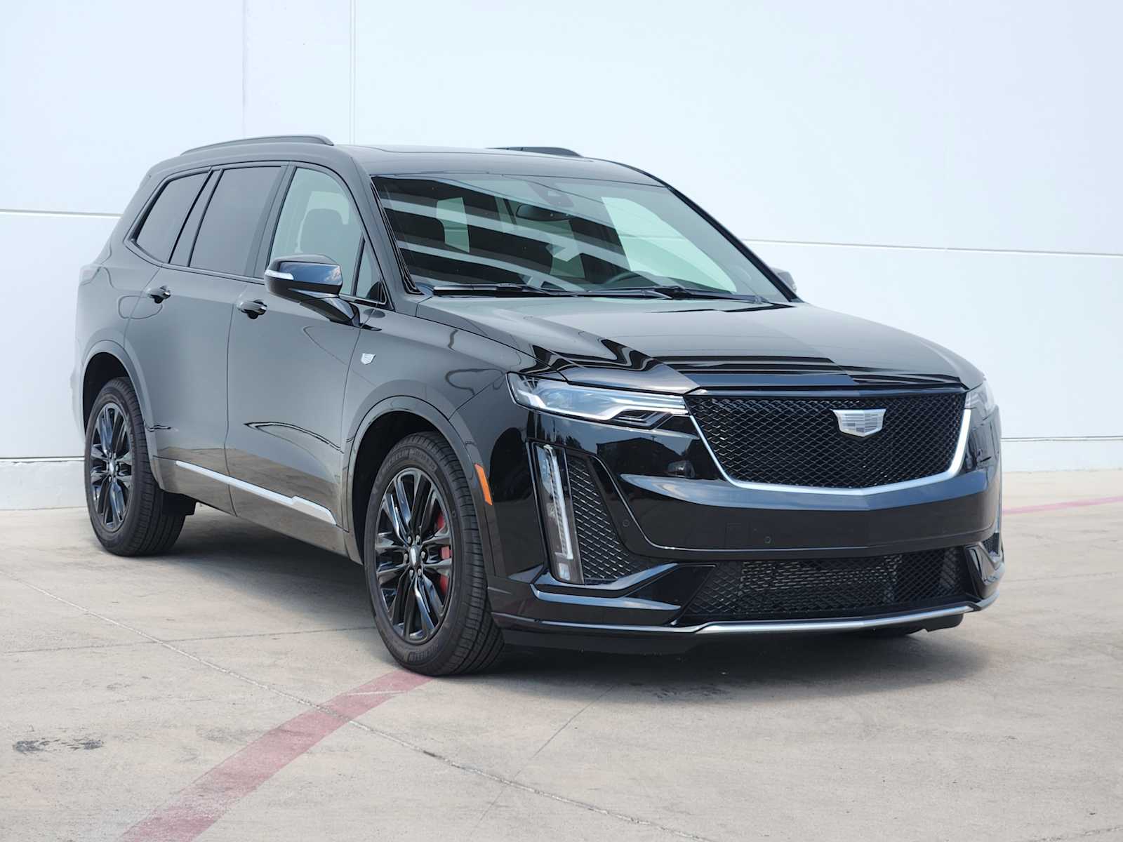 2025 Cadillac XT6 Sport photo 2