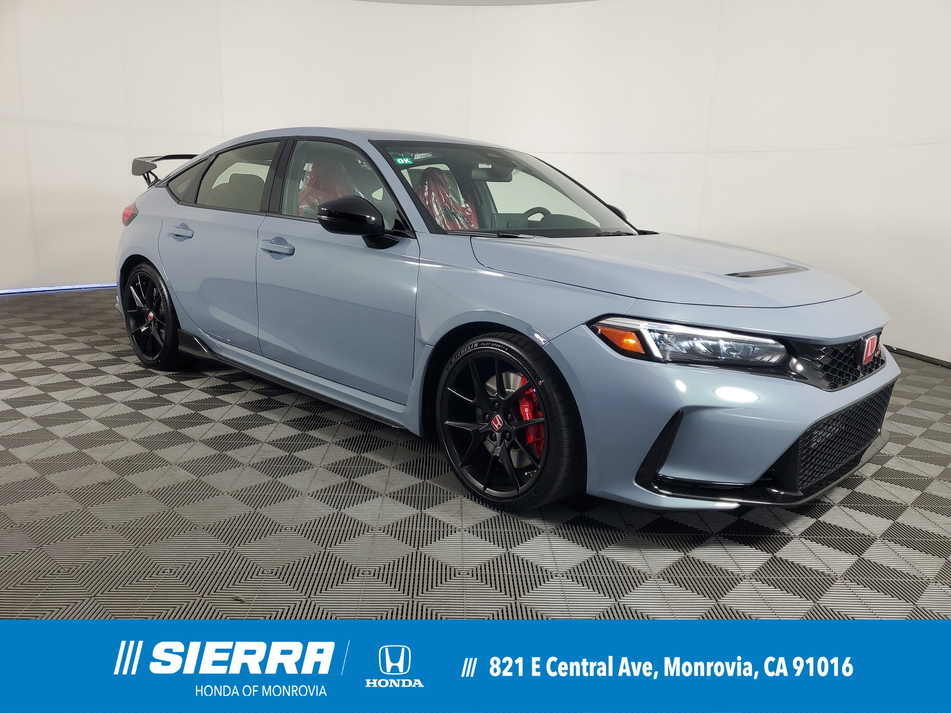 2025 Honda Civic Hatchback Type-R's photo