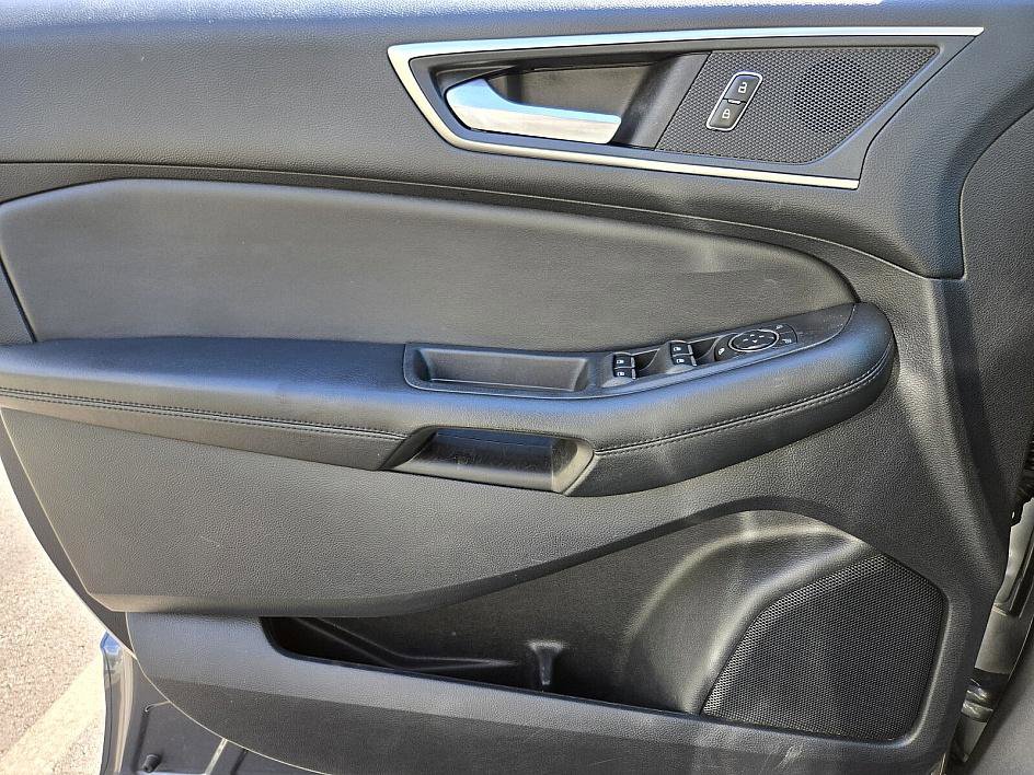 2021 Ford Edge SEL photo 28